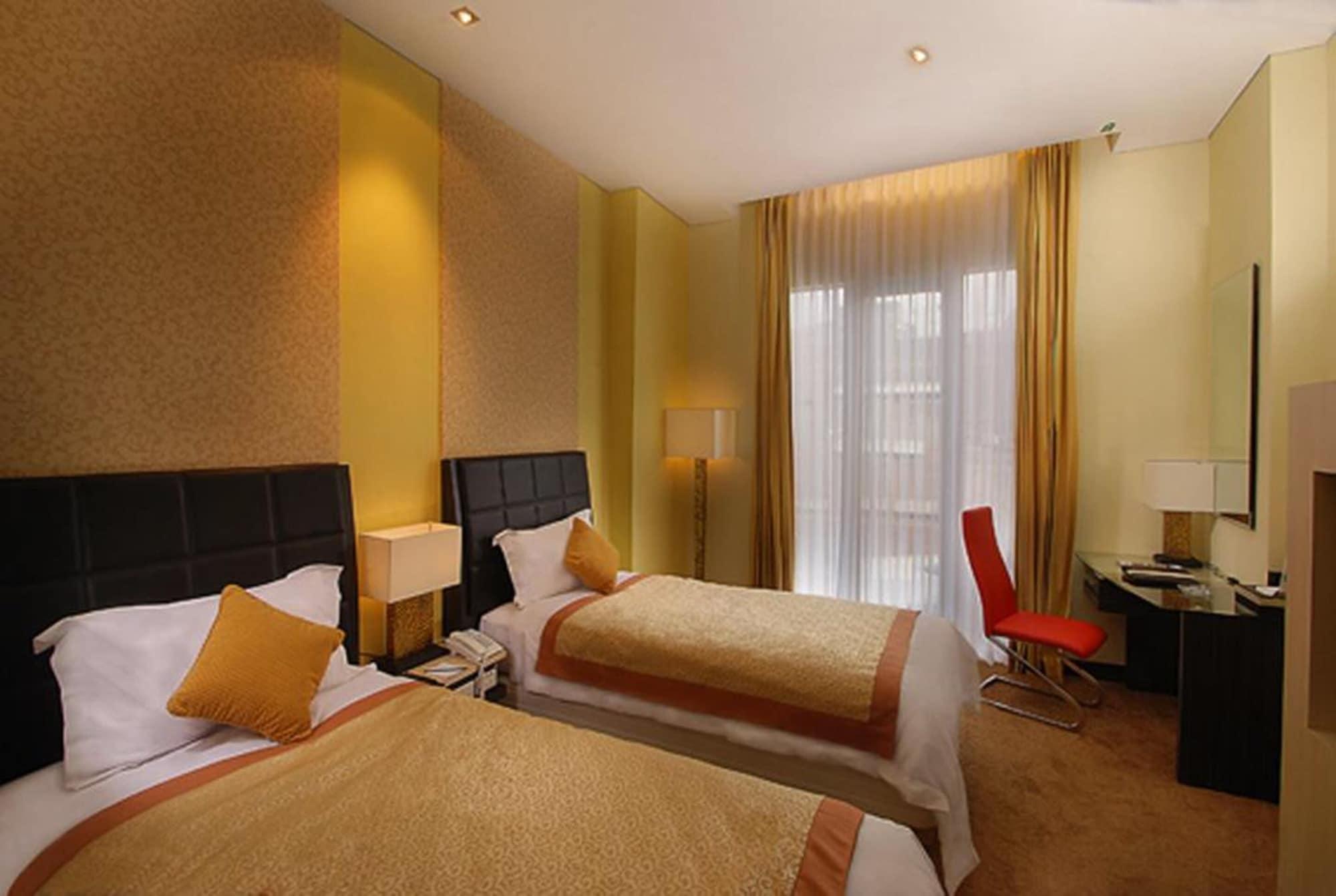 Golden Flower By Kagum Hotels Bandung Exterior foto